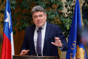 “Ha brillado por su ausencia”: oposición se cuadra para interpelar al canciller Pérez Mackenna
