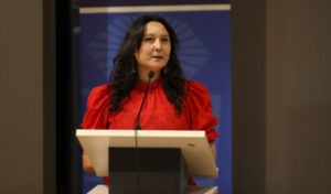 Daniela Puentes sobre Sala Cuna Universal: “Está centrado en la persona que trabaja y no en el niño”