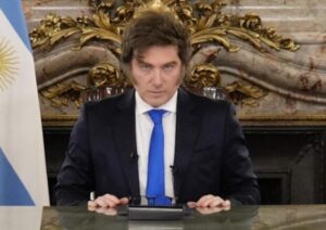 Argentina anuncia denuncia penal contra petroleras por explotación de hidrocarburos en Malvinas