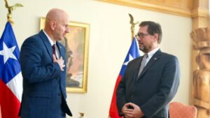 Kast sobre embajador de Estados Unidos: “No he tenido diferencias con él”