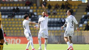 Colo Colo recupera a Claudio Aquino y Fernando de Paul para visitar a Palestino