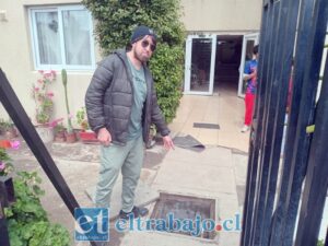 Denuncian que agua potable corre y corre por alcantarillado, debiendo pagar altas sumas por prorrateo