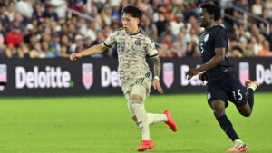 Colo Colo cuestiona a Nicolás Córdova por dichos sobre Leandro Hernández