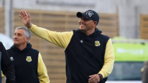 De 11° a pelear el título: la revolución de Chupete Suazo que ilusiona a San Luis