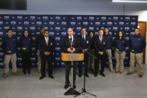 Ministro Arrau destaca fiscalización masiva a extranjeros: PDI identificó a 347 en situación irregular