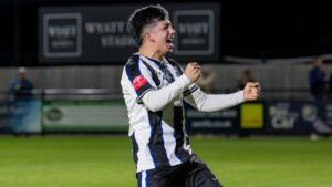 Se fue gratis de Colo Colo y ahora se destapa con cuatro goles en Inglaterra